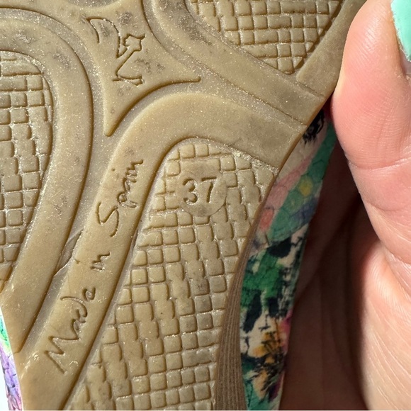 Dorking by Fluchos Short Wedge Heels – Size 37 (US 6.5) - Picture 8 of 10